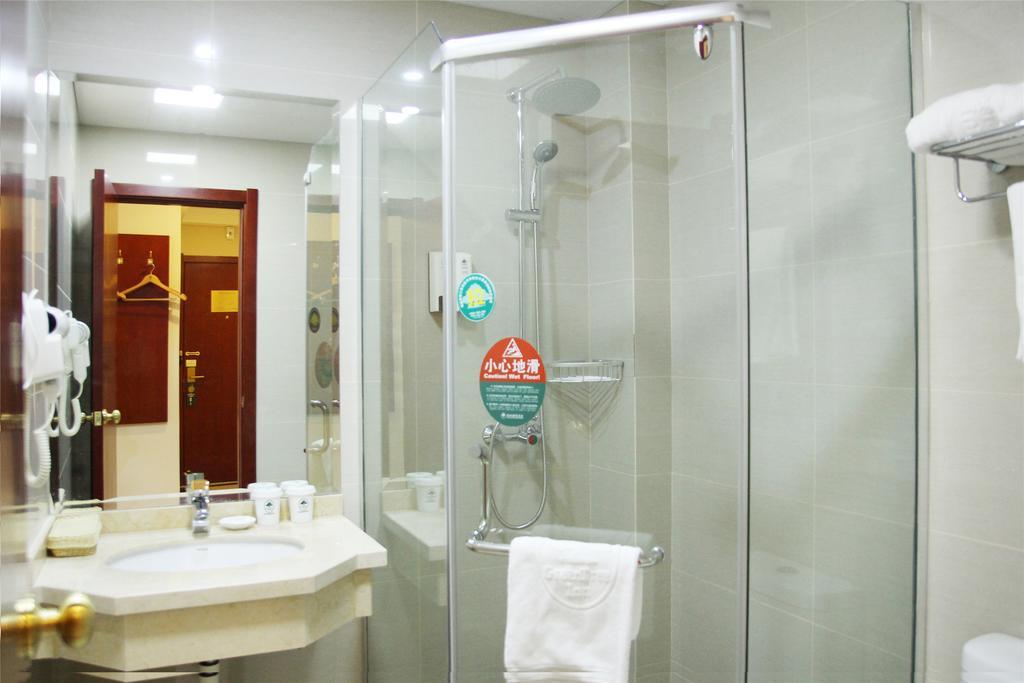 Greentree Inn Guangxi Yulin Jincheng Commercial Building Shell Hotel Exterior photo
